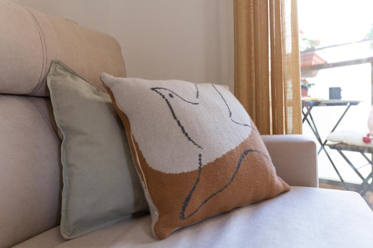 Luminoso Apartamento De Dos Habitaciones Con Terraza Y Parking En El Centro Málaga Exteriör bild